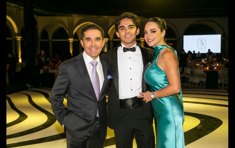 Ernesto Gálvez, Luis Ernesto Gálvez y Marcela Moreno. GENTE BIEN JALISCO/ Jorge Soltero