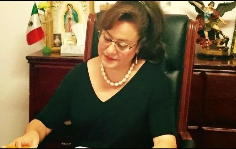 La abogada María Guadalupe Sánchez Rodríguez, podrá responder las 27 preguntas que faltan en el examen. ESPECIAL