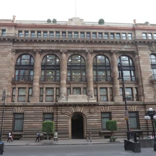 Banxico mantendrá la tasa de interés actual por tiempo "prolongado"