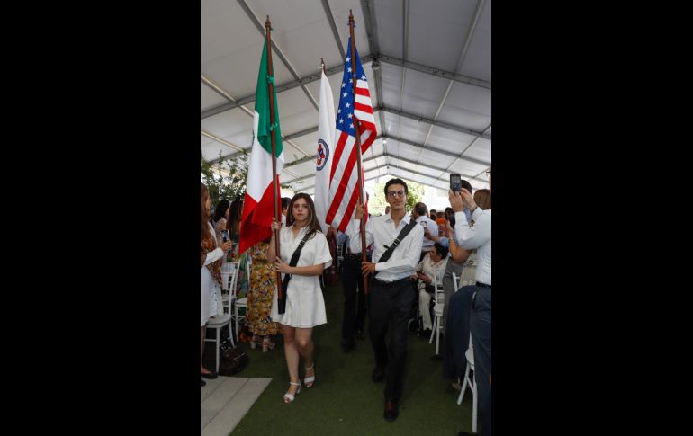 Banderas Mexicana y Estadounidense. GENTE BIEN JALISCO/ Claudio Jimeno