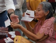 Los pensionados recibirán 6 mil pesos bimestrales en 2024. ESPECIAL