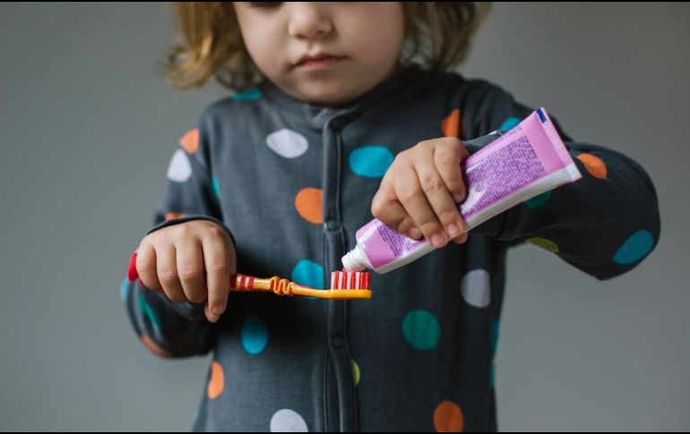 La cantidad de pasta que un niño debe usar es del tamaño de un chícharo. ESPECIAL