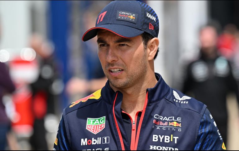 Ahora, los rumores también implican al piloto mexicano Sergio 'Checo' Pérez, quien está al borde de comenzar su último año con Red Bull. AFP / ARCHIVO