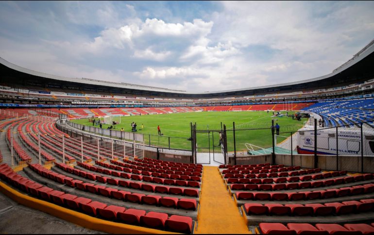 El motivo del mal estado del césped se debe a las fuertes lluvias en el estado de Querétaro, pero también al concierto del cantante Carín León, el pasado 25 de junio. IMAGO7