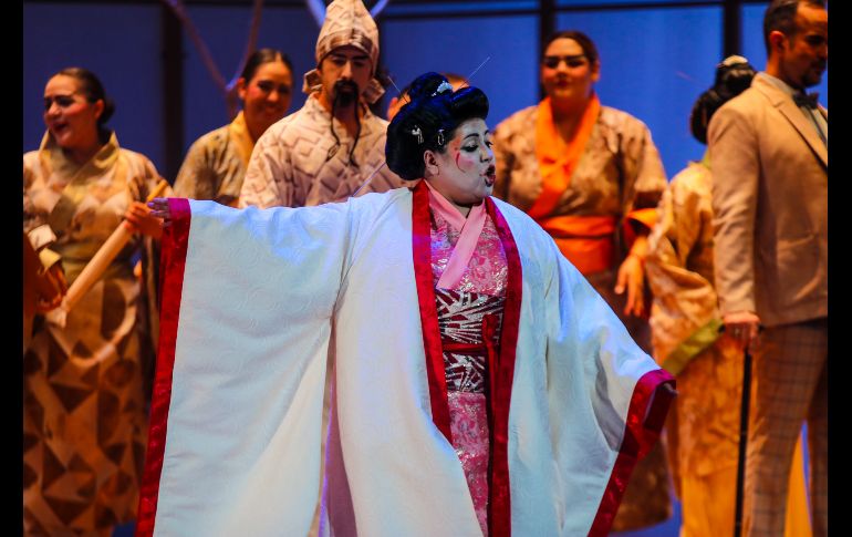 la dirección de escena corre a cargo de Luis Manuel Aguilar ‘Mosco’, quien al lado de la realizadora Rita Basulto forma parte de un equipo creativo jalisciense que representa el 90 por ciento del total en la producción, a cargo del CSAE de la UdeG. EL INFORMADOR / A. Navarro