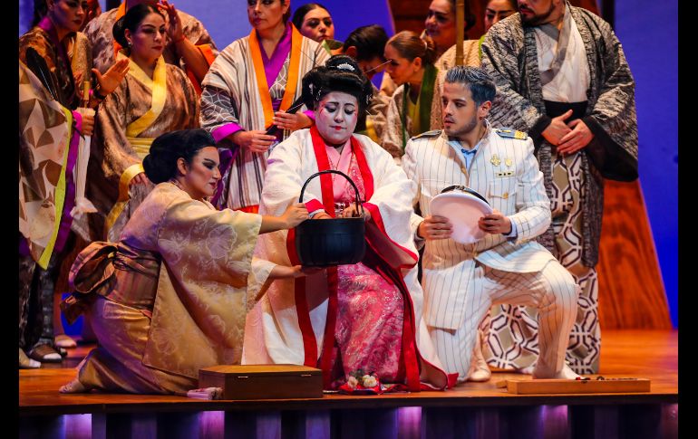 la dirección de escena corre a cargo de Luis Manuel Aguilar ‘Mosco’, quien al lado de la realizadora Rita Basulto forma parte de un equipo creativo jalisciense que representa el 90 por ciento del total en la producción, a cargo del CSAE de la UdeG. EL INFORMADOR / A. Navarro