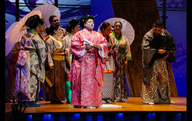 la dirección de escena corre a cargo de Luis Manuel Aguilar ‘Mosco’, quien al lado de la realizadora Rita Basulto forma parte de un equipo creativo jalisciense que representa el 90 por ciento del total en la producción, a cargo del CSAE de la UdeG. EL INFORMADOR / A. Navarro