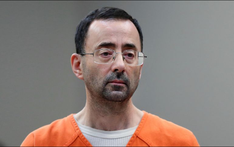 Larry Nassar fue sentenciado a décadas de prisión por agredir sexualmente a gimnastas, incluidas medallistas olímpicas. AP / ARCHIVO