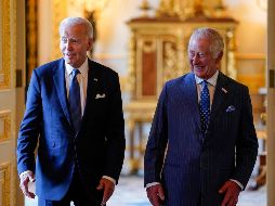 El presidente Joe Biden y el rey Carlos III se aseguraron de mostrar su amistad y calidez durante la ceremonia. AP/ A. Matthews