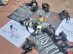 Los periodistas asistentes hicieron un pase de lista de periodistas asesinados en lo que va del año, además de Luis Martín Sánchez. EL INFORMADOR / M.Hernandez