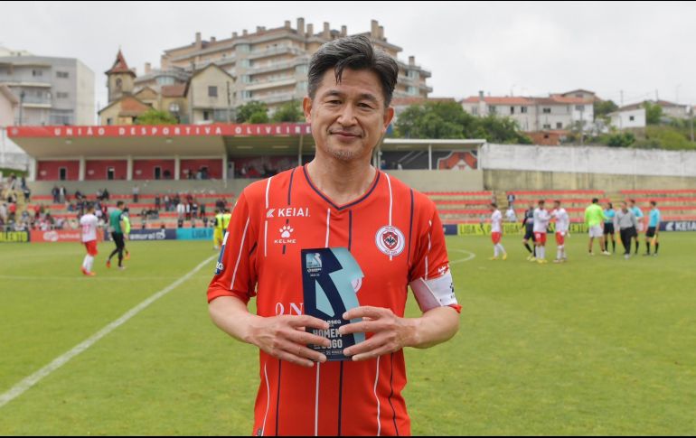 En su partido más reciente Kazuyoshi recibió el premio al mejor jugador. En 1996 le anotó un gol a México en un juego amistoso que terminó con victoria japonesa 3-2. TWITTER/oliveirense_sad