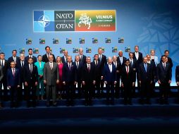 Los líderes posan al comenzar la cumbre de la OTAN. EFE/T. Kalnins
