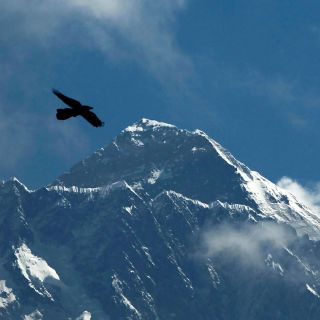 Última hora: Mueren 5 turistas mexicanos al estrellarse helicóptero en Nepal