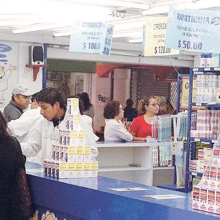 Estás farmacias hacen descuentos con la tarjeta del Inapam