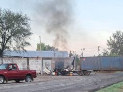 También se localizaron de 20 a 30 casquillos del calibre .223 arma larga y una motocicleta abandonada. ESPECIAL