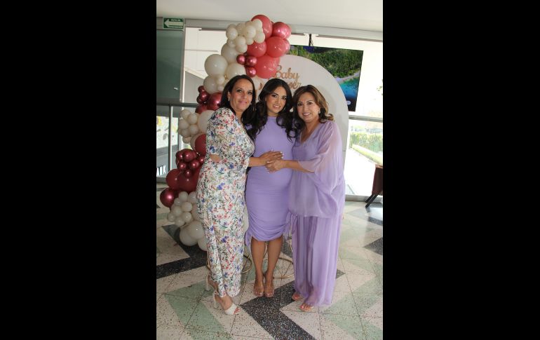 Gabriela Ibarra Gómez, Cecilia Esparragoza Fox y Blanca Fox de Esparragoza. GENTE BIEN JALISCO/ Esmeralda Escamilla