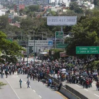 Liberan la Autopista del Sol y a los 13 funcionarios retenidos en Chilpancingo