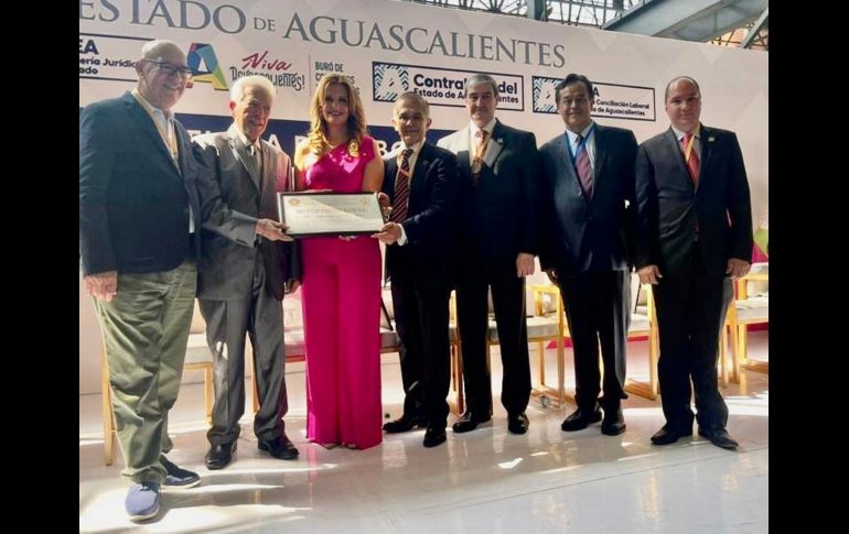 Premian a destacados abogados del país; Salvador Cosío uno de los galardonados