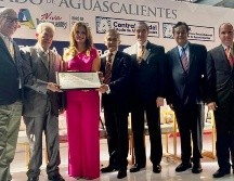 El galardón principal, la presea Manuel Cresencio Rejón, fue entregado a destacados juristas nacionales, entre los cuales se encontraban Salvador Cosío Gaona, presidente de Confío en México. ESPECIAL