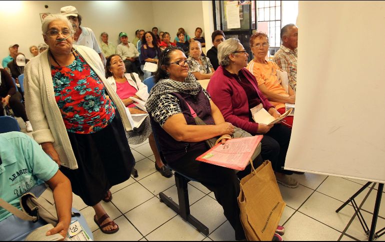 Los días 17, 19, 21, 24 y 26 el Inapam estará impartiendo un curso en línea para adultos mayores y público en general. EL INFORMADOR / ARCHIVO