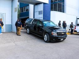 En las instalaciones de la calle 14 fueron llegando la carroza con los restos fúnebres, camiones con familiares y amigos. EL INFORMADOR / A. Navarro