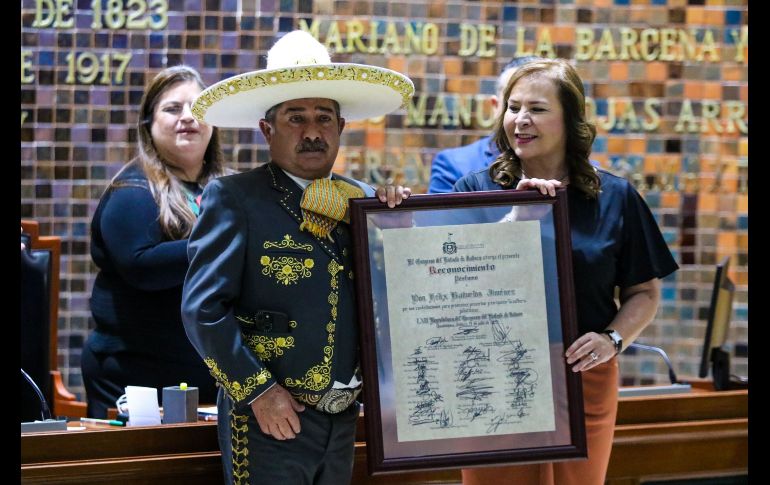 El evento se llevó a cabo en el Congreso de Jalisco donde se otorgó un reconocimiento a diferentes organismos por promover tres de los símbolos más representativos del estado. EL INFORMADOR / A. Navarro
