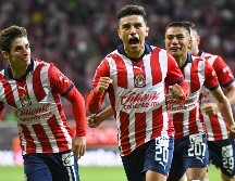 Chivas doblegó en casa al Necaxa y continúa como líder del torneo. IMAGO7