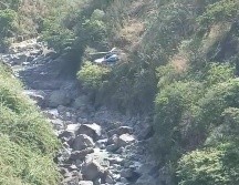 Debido a lo complicado del terreno se requirió la activación del helicóptero Zeus de la policía de Guadalajara quienes rescataron al cadáver por medio de un operativo aerotáctico. ESPECIAL