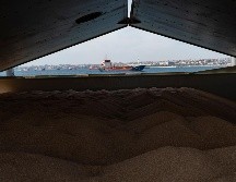 Las naciones enfrentadas, Rusia y Ucrania, son importantes productores de trigo, cebada, aceite de girasol y otros alimentos asequibles de los que dependen las naciones en desarrollo. AFP / ARCHIVO