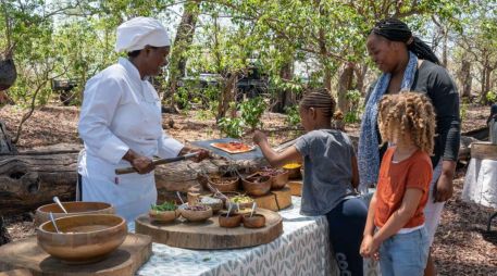 Deleita un Seba Pizza hecha en un nido de termitas. ESPECIAL/WILDERNESS.