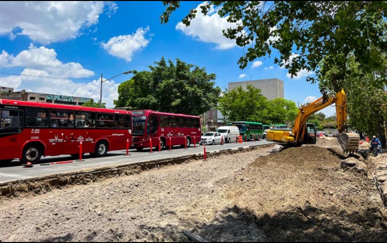 En la colonia Mexicaltzingo en avenida 16 de Septiembre comenzaron la segunda fase de los trabajos de ampliación del Paseo Fray Antonio Alcalde. EL INFORMADOR / A. Navarro