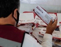 El beneficiario de la pensión del Bienestar tiene como sede su propio banco, y aunque todos los bancos son capaces de brindarle el recurso la gran parte de ellos cobran comisión. EL INFORMADOR / ARCHIVO