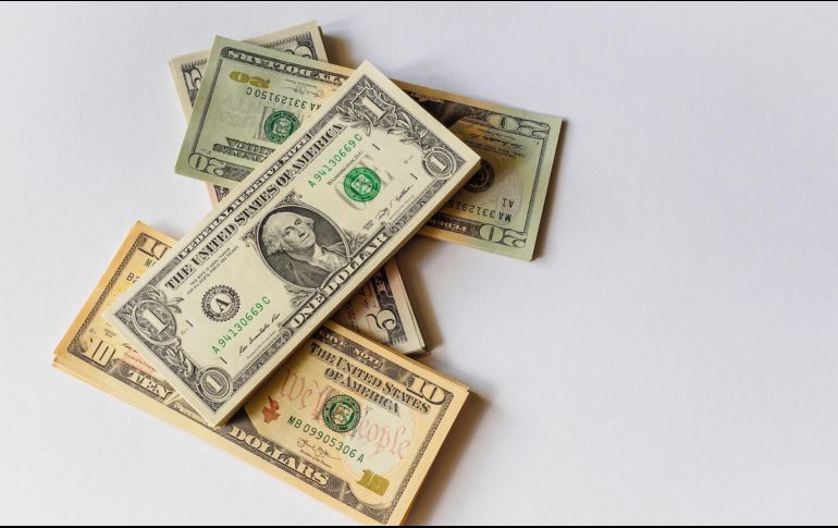 El peso mexicano se ubica en los mercados internacionales a los 16.17 pesos por dólar al mayoreo. UNSPLASH