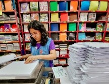 Año con año, los padres lidian con los precios de las listas de útiles. EL INFORMADOR/ ARCHIVO