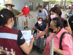 Los beneficiarios deben realizar su cambio de tarjeta para recibir su pensión. EL INFORMADOR / ARCHIVO