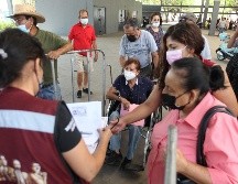 Los beneficiarios deben realizar su cambio de tarjeta para recibir su pensión. EL INFORMADOR / ARCHIVO