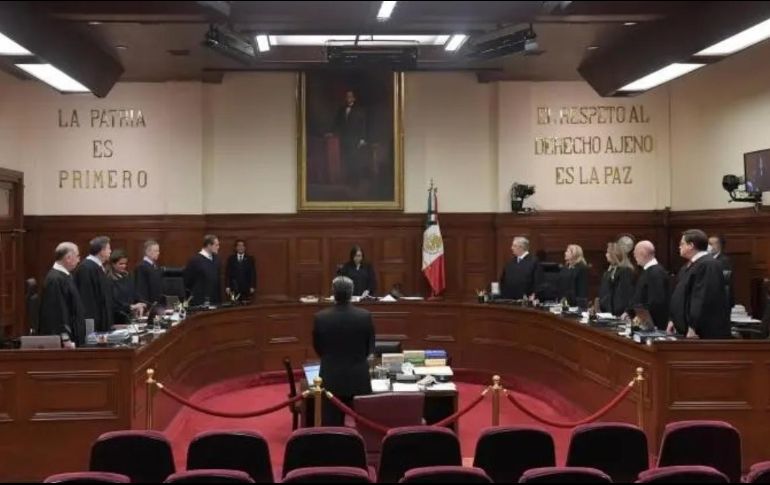 Diputados de Morena presentaron la solicitud de juicio político. ESPECIAL