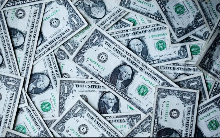 El peso mexicano se ubica en los mercados internacionales a los 16.76 pesos por dólar al mayoreo. UNSPLASH