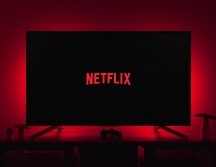 Netflix ha entrado en constantes altibajos en los últimos años. Foto de Thibault Penin en Unsplash.