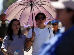 Recomiendan usar gorras, sombrillas y sombreros para protegerse del sol. ESPECIAL