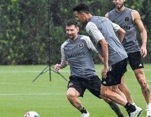 Messi y Sergio Busquets, las flamantes contrataciones del Inter Miami, podrían tener su debut hoy ante la Máquina. AFP/G. Viera