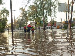La lluvia dejó un saldo de varias vialidades inundadas. ESPECIAL