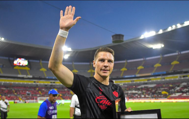 Las gradas del estadio Jalisco lucieron vacías en la despedida de Julio Furch/ IMAGO