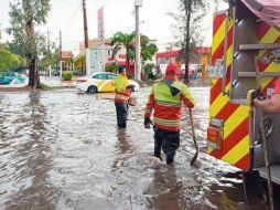 La lluvia sorprendió a los habitantes de la Zona Metropolitana de Guadalajara. Algunos enfrentaron dificultades  para circular debido a las inundaciones. ESPECIAL