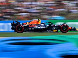 Checo Pérez mejoró de cara a la Qualy. EFE/Z. Czegledi