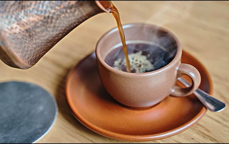 Se recomienda dejar de tomar café poco a poco, no de golpe. ESPECIAL