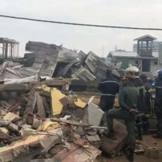 Al menos 33 muertos tras derrumbe de edificio en Camerún