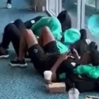 ¡Mal y de malas! Jugadores de León se quedan varados en Vancouver (VIDEO)