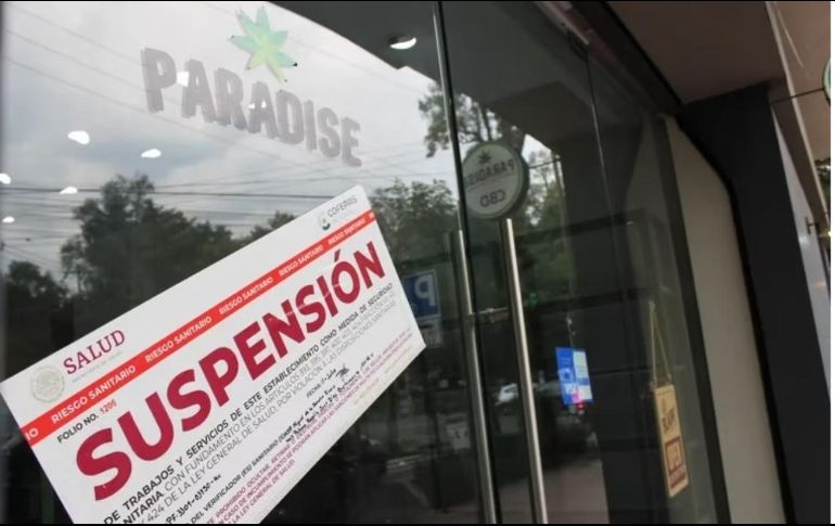 Fueron clausuradas las tiendas en la Ciudad de México. ESPECIAL