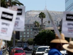 Desde el pasado 13 de julio actores, actrices y guionistas de Hollywood comenzaron la huelga más grande que se haya presentado en los últimos 43 años dentro de la industria del entretenimiento. AFP / ARCHIVO